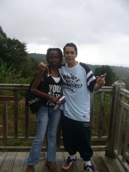 (`._.CholOs feAt Sista'fofO._.)